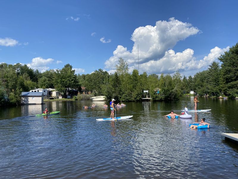 Activites nautiques planche à pagaie.